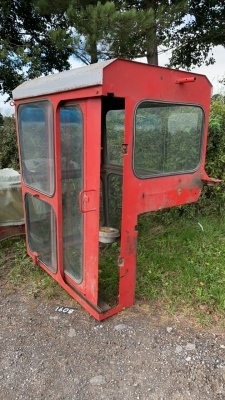 MF 525 combine cab
