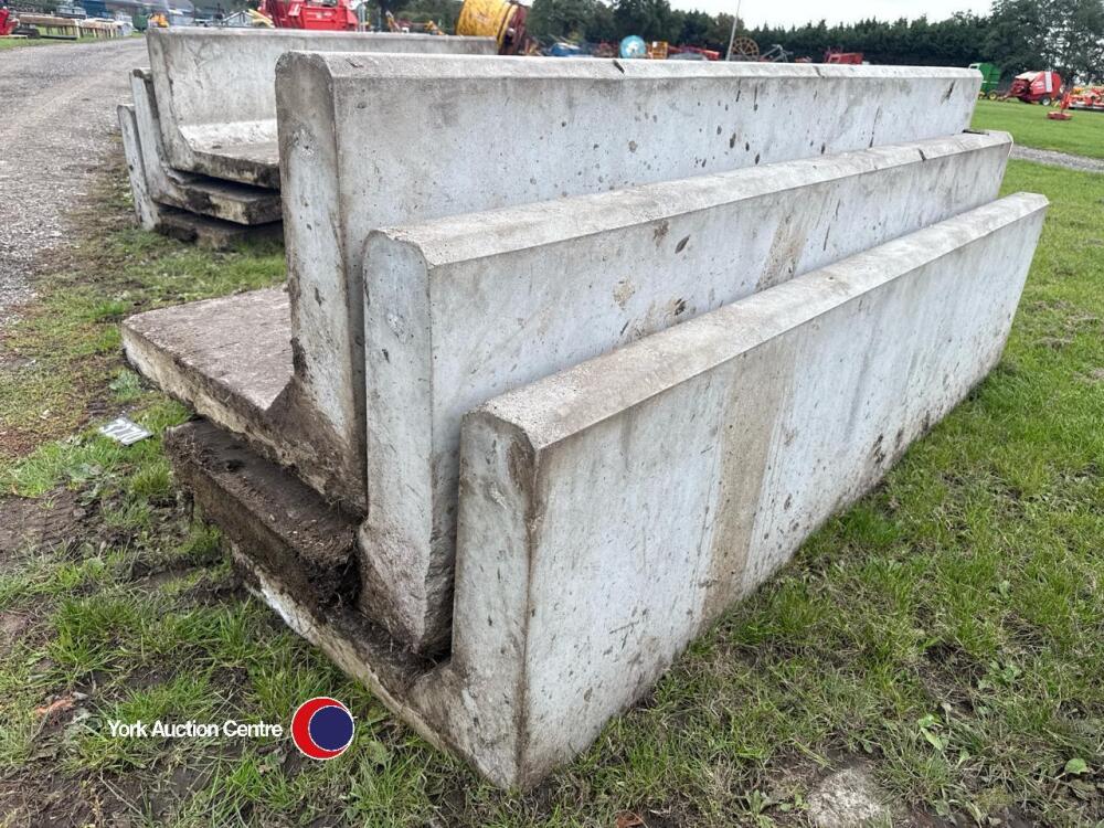 3 x concrete L shaped feed troughs | York Machinery Sale (hedgers ...