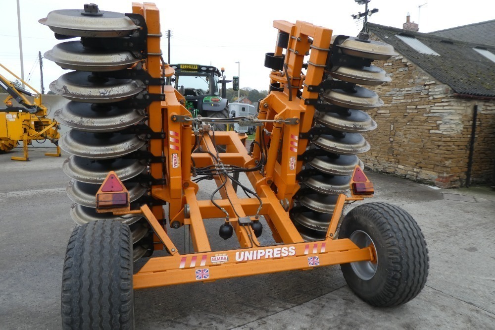 Simba 4.6m Uni-Press cultivator, hydraulic levelling boards, DD rings ...