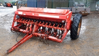 MF 30 grain drill c/w disc coulters