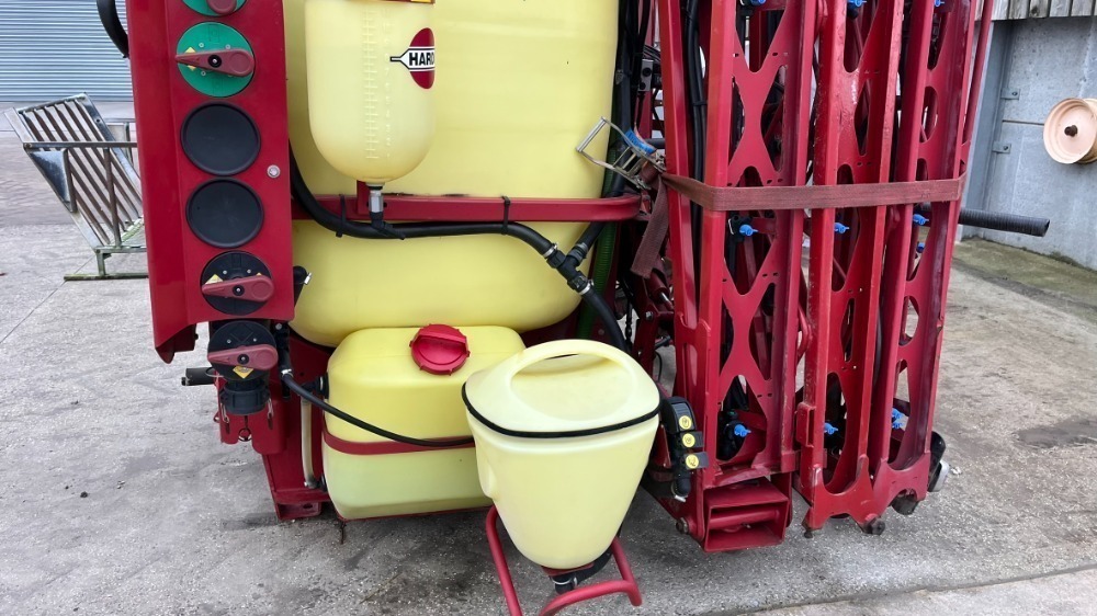 Hardi master 24m mounted sprayer, 1800L tank, c/w clean water tank ...