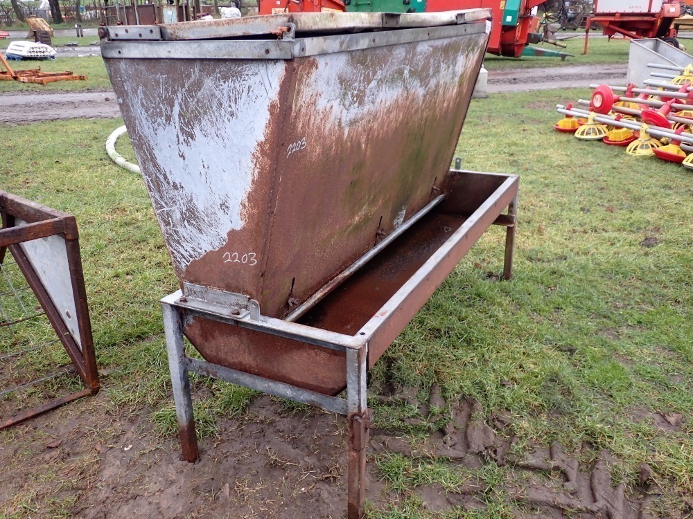 Barley beef feed hopper York Machinery Sale (Tractors, vehicles