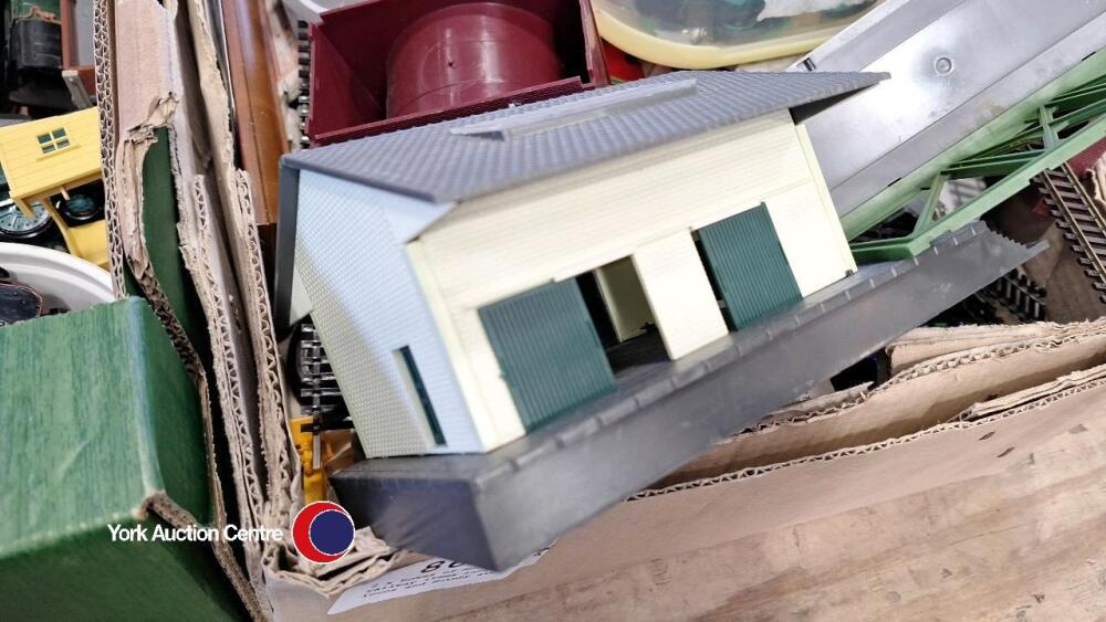 2 x boxes of model railway items including locos and Hornby etc | March ...