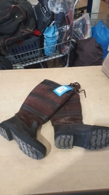 Size 4 extra wide calf leather country boots