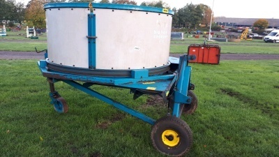 Kidd 6-10 round bale straw chopper