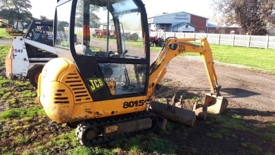 JCB 801.5 1.5T mini digger with full cab, all in good working order, c/w 4 buckets