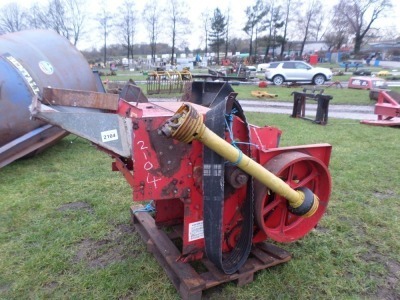 Gehl PTO driven static hammer mill with various screens