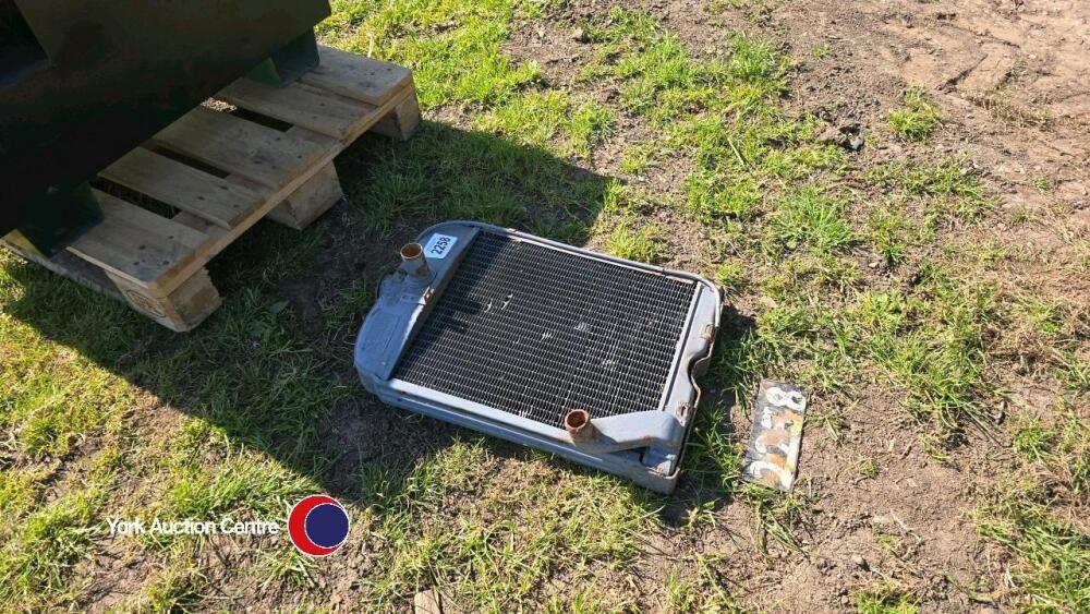 Tef Radiator Ferguson TEF 20 radiator | York Machinery Sale (hedgers, buckets ...