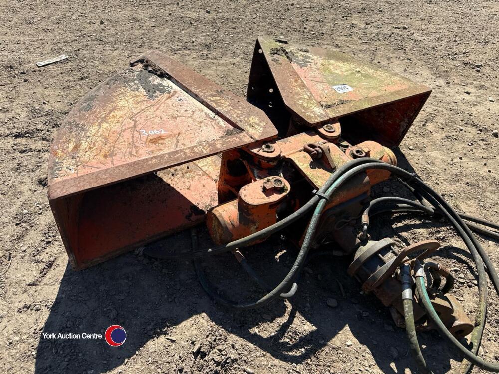 Fielden 12in clamshell bucket with rotator and pipes | York Machinery ...