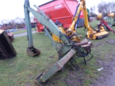 Tractor mounted back actor 3 point mounting with one bucket