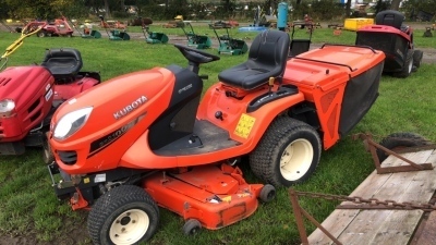 Kubota GR2100 Mk2 ride on lawnmower, excellent condition, diesel, 486 hours, just had major service by main dealer including new blades and belt. Ready to work. 48" cut, 21HP, 3 cylinder engine, power steering, 4wd, hydraulic deck lift, strut assist, gr