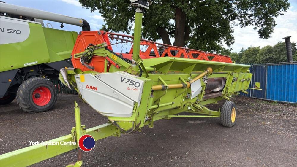 Claas Lexion 570 combine harvester c/w 25ft vario header, 2004, 3d ...