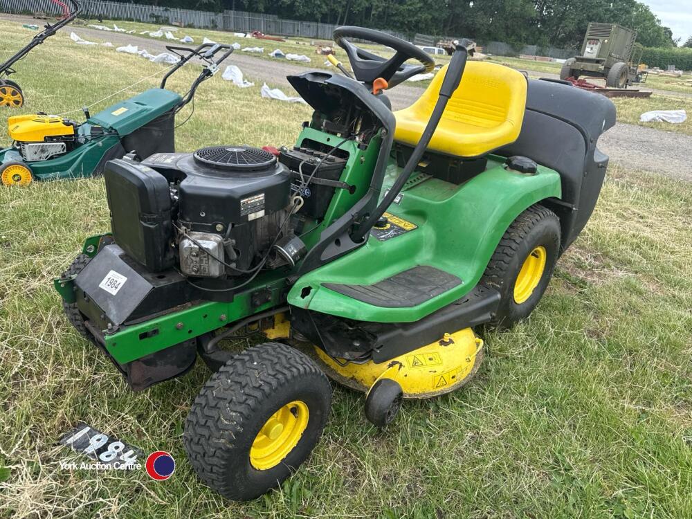 John Deere ltr166 ride on mower with grass box, Briggs and Stratton ...