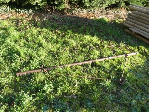 Trailed grass chain harrows