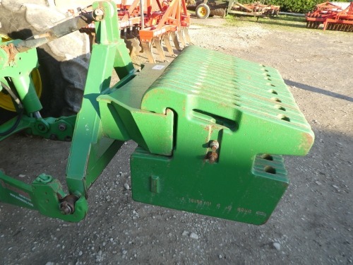 John Deere 3 point linkage front weight frame c/w 18 x 50kg wafer weights