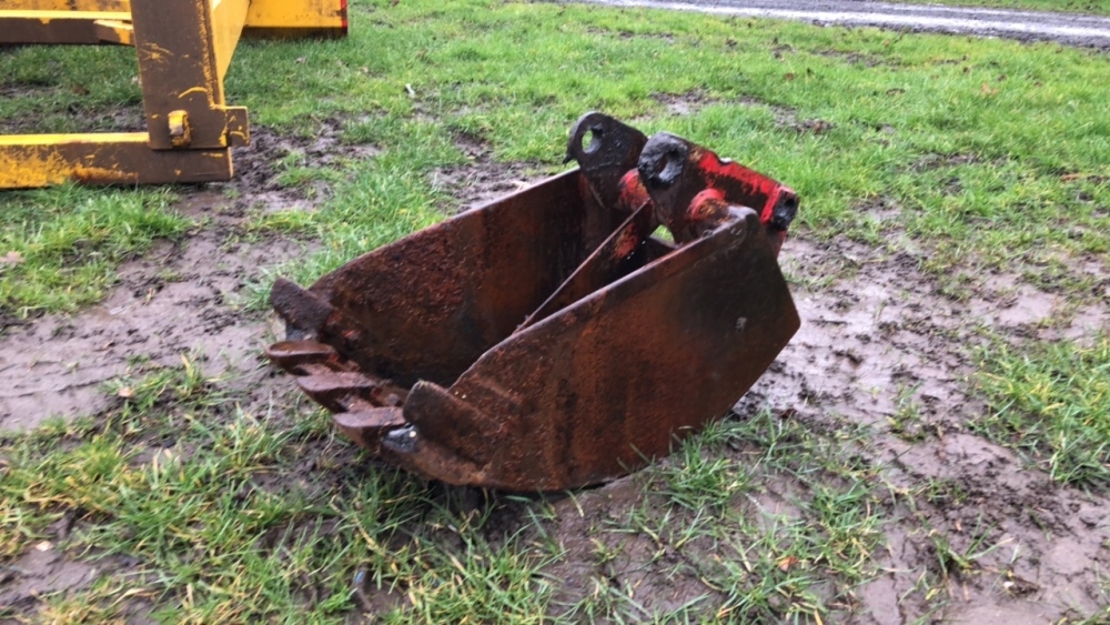 300mm digger bucket ex Foster digger | York Machinery Sale (hedgers ...