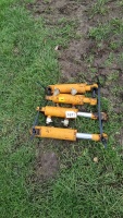 4 Simba short hydraulic rams