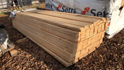 Pack of new oak beams, planed boards, spars, joists, T&G, shiplap, mixed sizes joinery etc 104” x 5”x1”