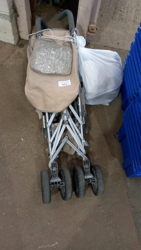 Bruin Alpine XL child's buggy with cosy wraps and rain cover