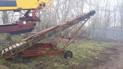 Russells DL61 elevator