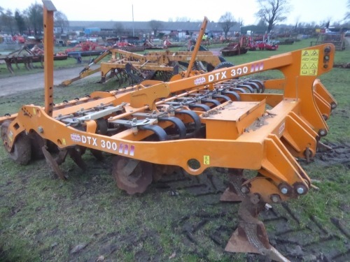 Simba 3m DTX 300 stubble cultivator with rear DD packer subsoiler legs and 2 rows of discs