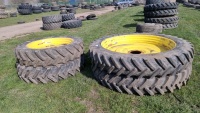 John deere row crop wheels, 320/90R54 and 320/85R38