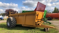 Richard Western D10 manure spreader yellow black silver wheels 1996