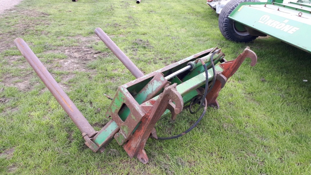 McHale bale squeezer with JCB fittings York Machinery Sale (Machinery