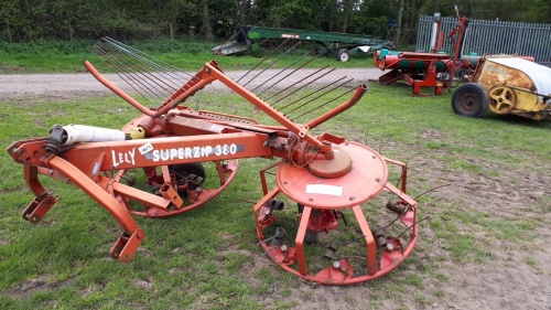 Lely Superzip 380 extendable haybob