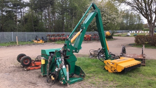 Spearhead hedge cutter