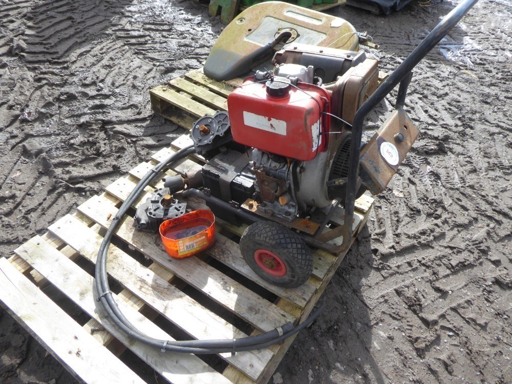 Pressure washer for spares, engine runs Stephensons Rural farm sale