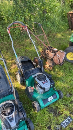 Qualcast lawnmower with Briggs and Stratton 625 engine