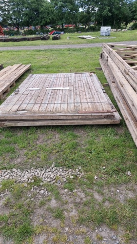 Pair of wooden barn doors 9'x6'