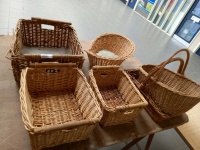 Quantity of wicker baskets