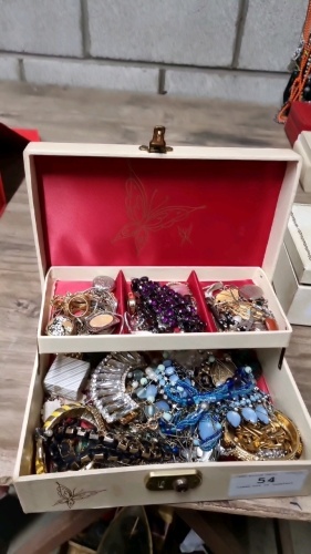 Cream box of jewellery