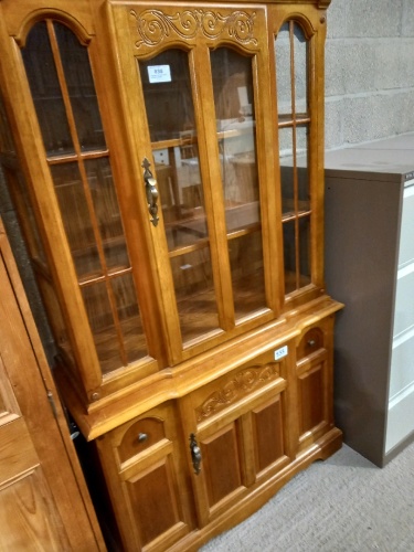 Display cabinet with cutlery drawer