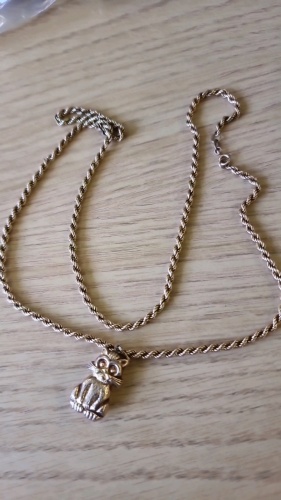 9ct gold necklace