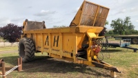 Agri Hire 16T manure muck spreader, spinning disc unit for chicken muck and compost but can spread all EYM. 3 horizontal beaters, 2 spinning discs, slurry door, good working order, 2009
