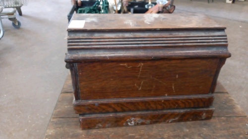 Portable vintage sewing machine