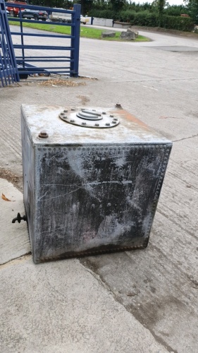 Old tank, riveted, galvanised vgc