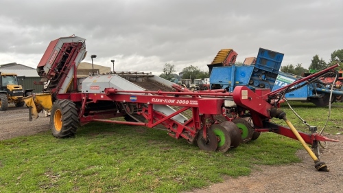 Reekie Cleanflow 2000 potato harvester, farmer owned, gwo