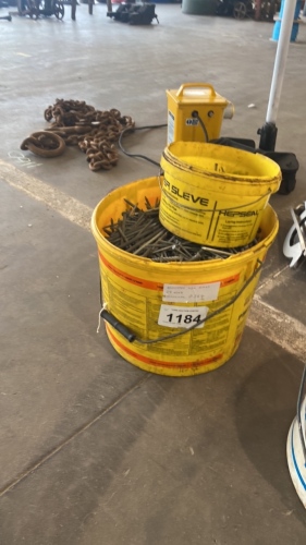 2 tubs of nails, 31kg