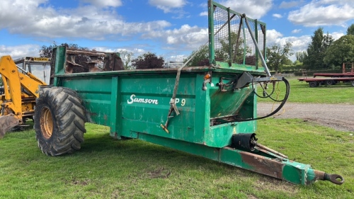 Samson SP9 rear discharge muck spreader