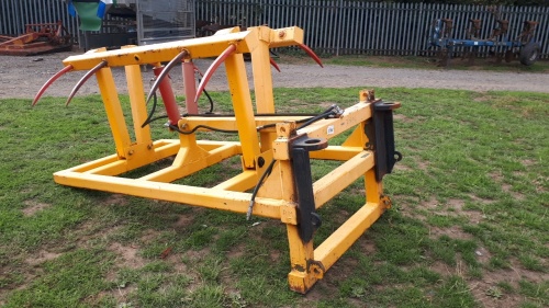 Square bale grab on pin and cone brackets