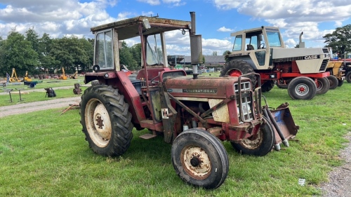 International 454 tractor with front loader