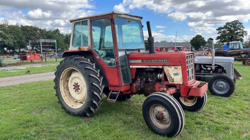 International 475 tractor AVY 273R