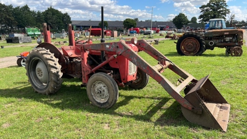 Massey Ferguson 35 tractor with loader and bucket, running order, no V5