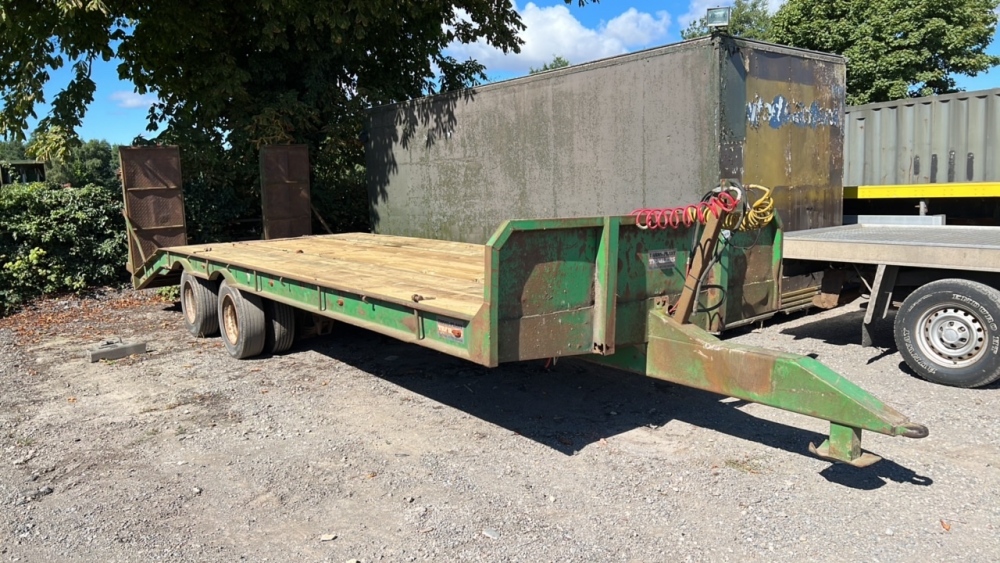 24ft low loader trailer York Machinery Sale (Machinery, trailers