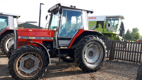 Massey Ferguson 3070 4wd tractor E466 YDO