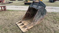 20T excavator 2ft bucket, 80mm pins
